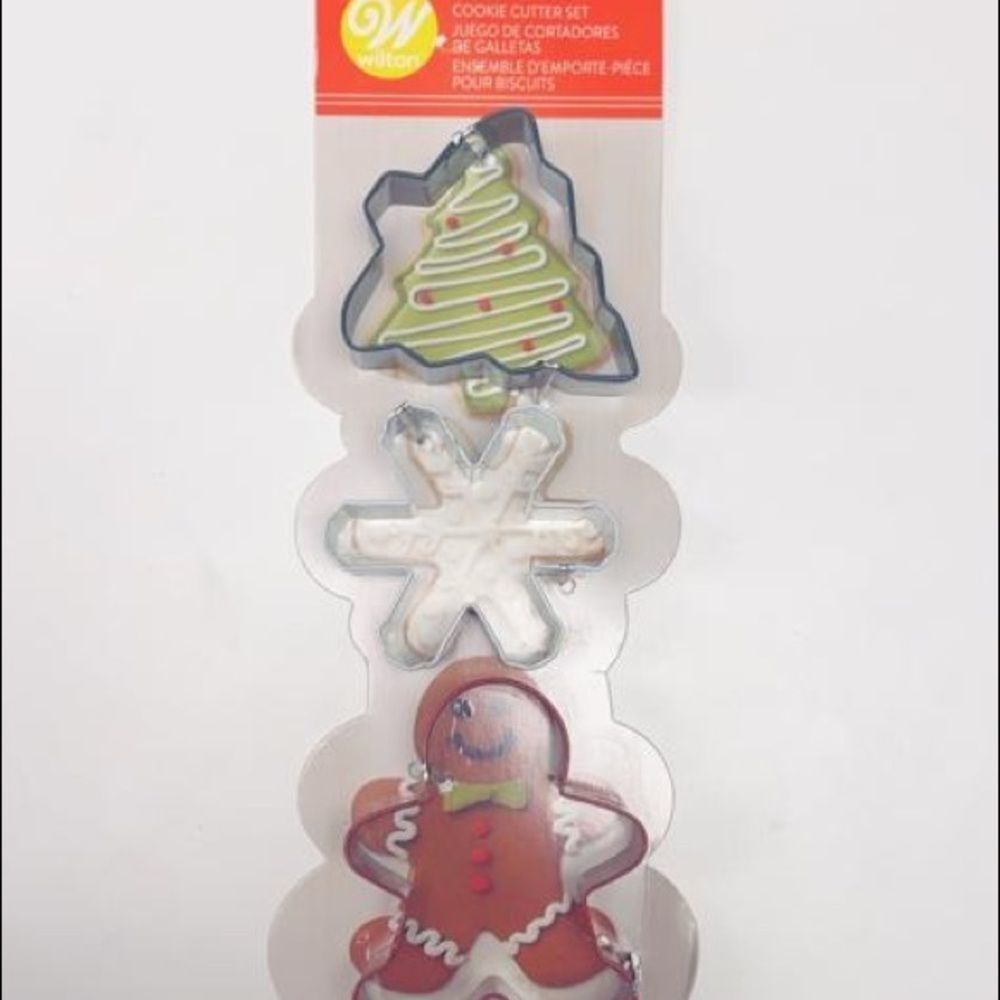 Wilton Christmas Cookie Cutter Set of 3, Tree,‎ Snowflake, Gingerbread Man metal